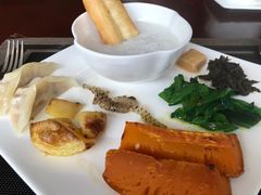 -三亚湾海居铂尔曼度假酒店