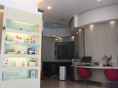 -瑞尔齿科(上海长风大悦城店)