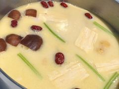 香浓猪肚鸡汤-红门金汤·港式火锅(英皇集团中心店)