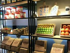 面包甜点陈列柜-菲滋意式餐厅(海宁银泰城店)