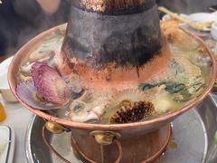 -一口猪海鲜浑锅·东北家常菜