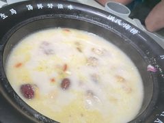 胡椒猪肚鸡-洪氏嗨捞·广东猪肚鸡·椰子鸡火锅(西咸万象城店)