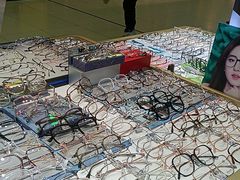 -美式眼镜·授权蔡司.依视路.尼康.豪雅.明月(人民广场店)