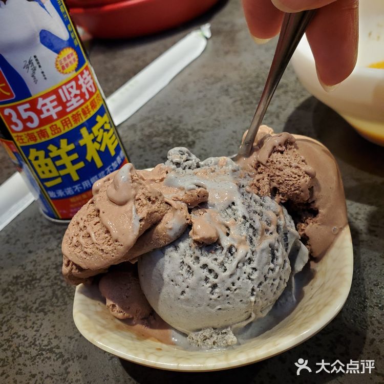 抢到58券得空就来了，选黑松露菌王国锅汤底么啥料