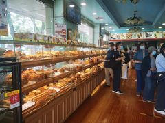 面包甜点陈列柜-新侨三宝乐面包店(崇文门店)