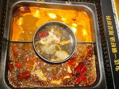 -老牌坊云南鱼豆花火锅(哈西万达店)