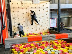 -嗨翻Hi-Fun竞技主题乐园·蹦床亲子生日轰趴(国光1937店)