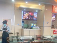 大堂-李先生牛肉面大王(营口大润发店)