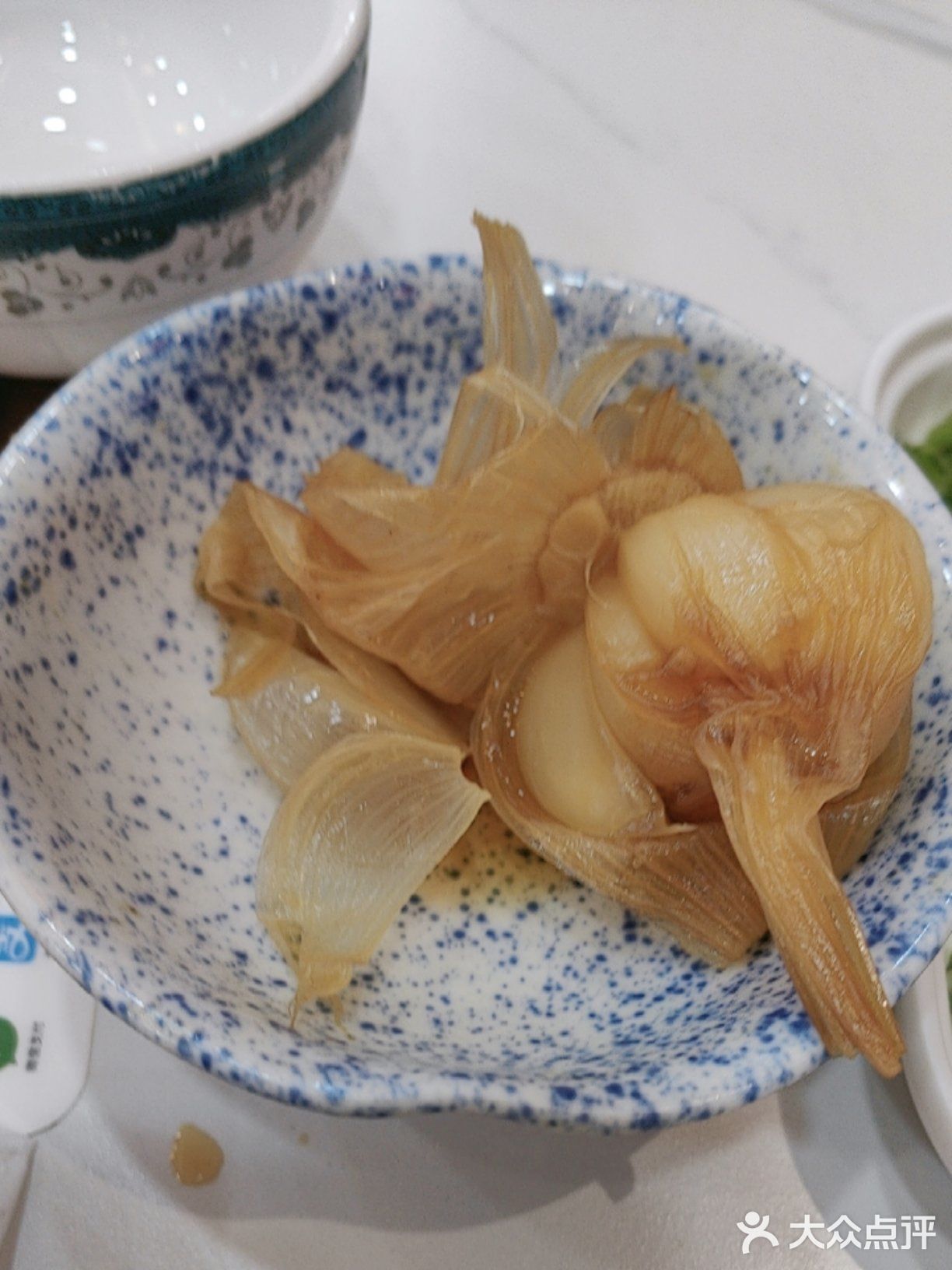 入口即化，尤其是肥瘦相间的部位，鲜美无比羊肉非常新鲜