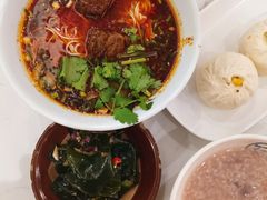 -李与白包子铺(桐梓林店)