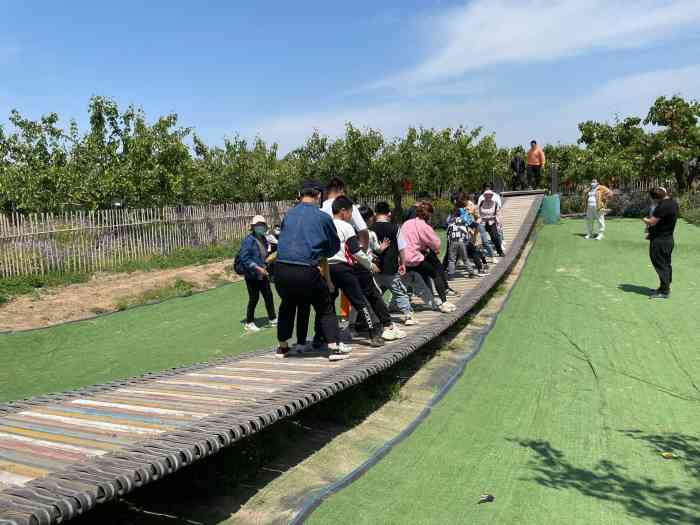 派尔理想国-"周末不知道哪里玩,来这里吧.派尔理想王国.