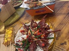 -冶建镜子·老南昌大排档·江西虾王(总店)