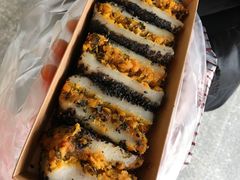 蛋黄肉松切糕-米阿糯糕团•酒酿•甜品(莫愁店)