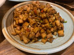 粒粒香草鸡-滇越乘象云南餐厅(次渠店)