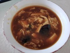 酸辣汤-翼松楼餐厅