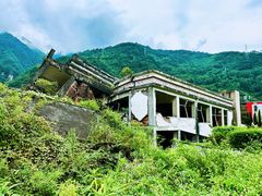 -四川汶川特大地震漩口中学遗址