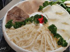 -慢丽江·云南野生菌土鸡锅(西山店)