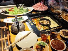 -老牌坊云南鱼豆花火锅(哈西万达店)