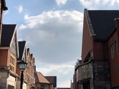 -钟书阁(松江泰晤士小镇店)