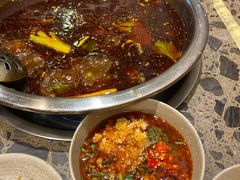 -肖肖酸萝卜鱼火锅(总店)