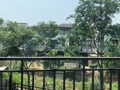 -田园东方蜜桃村的田野营地