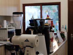 -SAFARI COFFEE