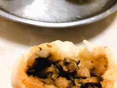 麻辣香菇鸡丁包-老陶包子铺(南大西南村店)