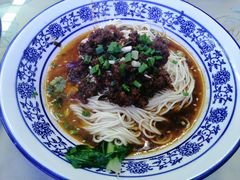 -渝之汇牛肉豌杂面