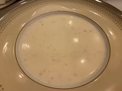 奶油松茸蘑菇汤-莫斯科餐厅