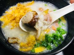 金牌荔湾艇仔粥-华辉拉肠(小北路店)