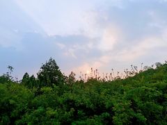 -鬼笑石后山停车场