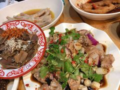 酸爽猪蹄-二孃鸡爪爪(东郊记忆店)