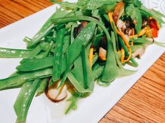五彩花菇荷兰豆-云海肴·汽锅鸡·云南菜(美罗城店)