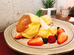 莓果奶油芝士舒芙蕾松饼-UPPER KITCHEN(延安路店)
