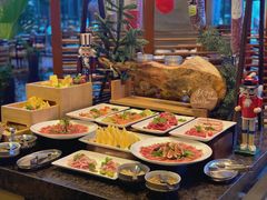 -松山湖凯悦酒店·Café自助餐厅·周末火舞秀表演