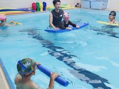 -嘻游纪儿童游泳课程中心(红博中央公园店)