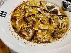 老坛酸菜鲈鱼-渔语鱼新川菜Bistro(万象天地店)