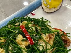 -三江源美食城