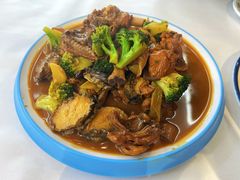 鲍鱼焖鸡-北戴河庆山饭店·海鲜砂锅粥(北戴河黑石路店)