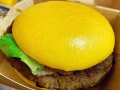 芝香牛牛月亮堡-麦当劳(百联西郊购物中心店)