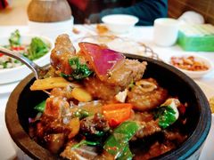 石锅香汁牛仔骨-宜宾海鲜酒家·三十年老字号