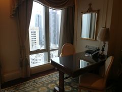 写字桌-广州富力丽思卡尔顿酒店