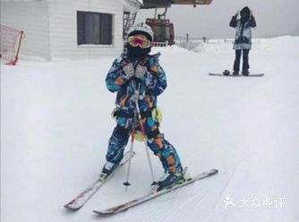 一起来体验一下滑雪的刺激