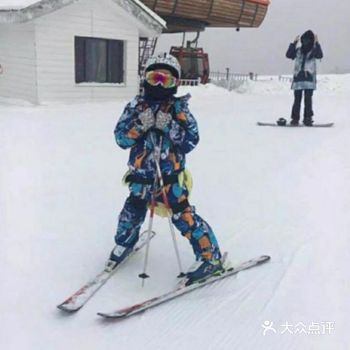 一起来体验一下滑雪的刺激