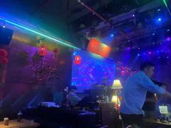 -喜鹊音乐酒馆(西街店)