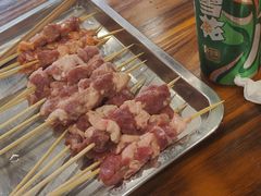 -哈尔滨小酒馆·鲜肉现穿自助烧烤(康新花园店)