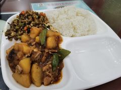 一荤一素-护国寺小吃(左家庄店)