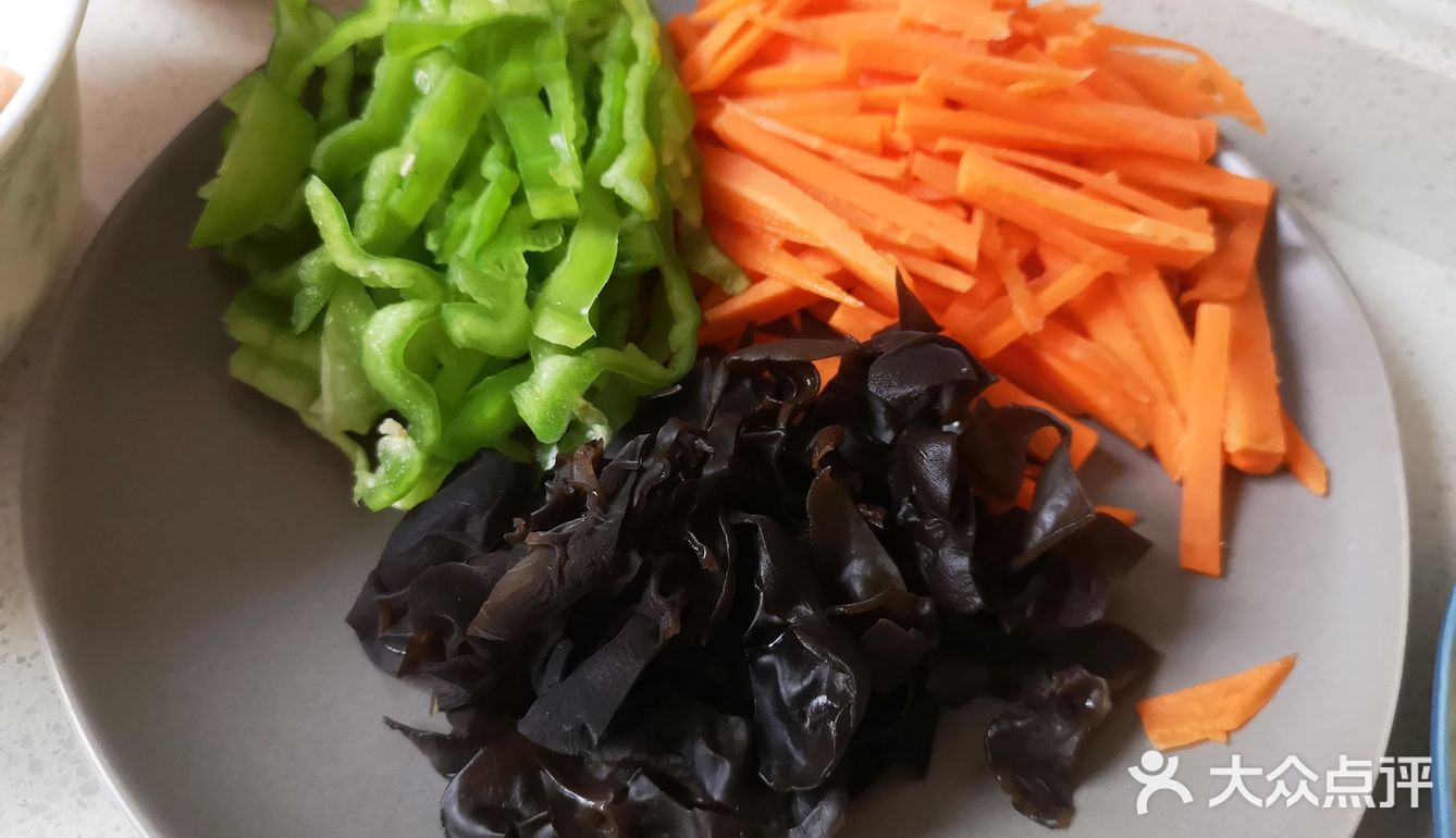 鱼香肉丝—加茭白或者笋会更好吃哦