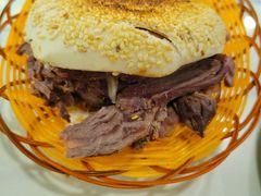 烧饼-清真喜兰老丁羊汤特色小吃