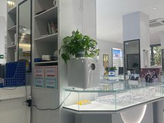 -光明眼镜·蔡司授权(徐泾店)